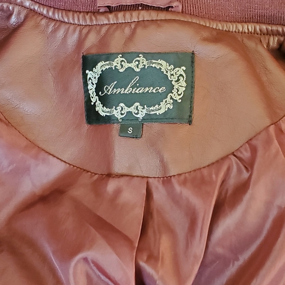 Ambiance. Size small.  Burgundy - Picture 6 of 12